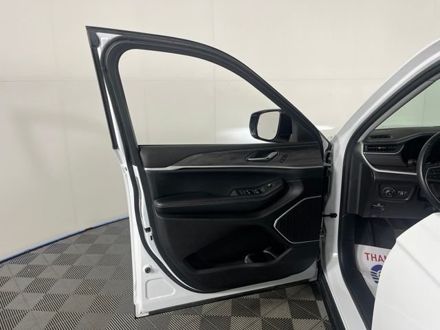 Used 2022 White Jeep Limited image 15