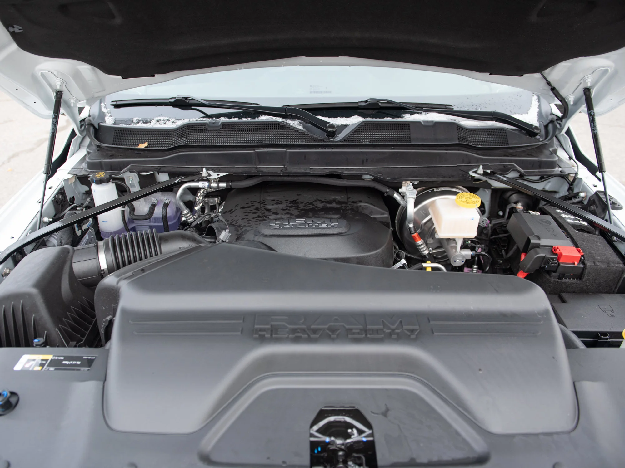 New 2027 White RAM Big Horn* Crew Cab 4x4, 6.4L HEMI V8, Heated Seats/Wheel, Remote Start image 11