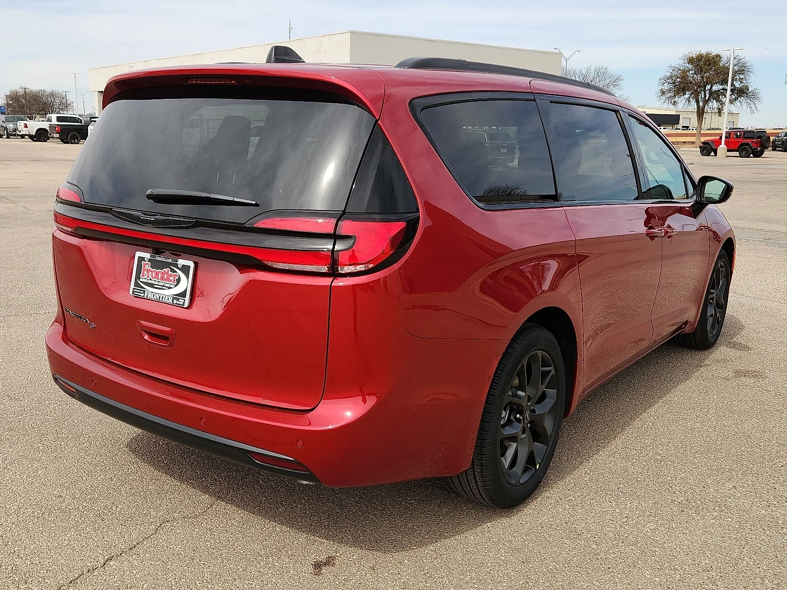 New 2026 Red Hot Pearl-Coat  Paint Chrysler SELECT image 4