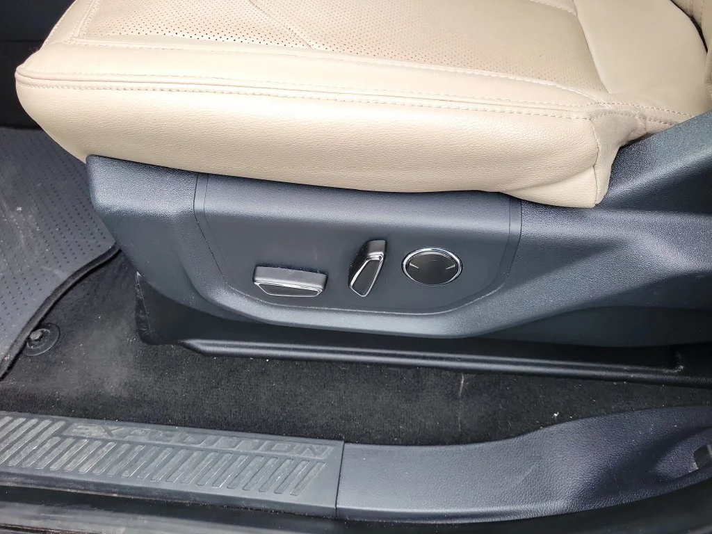 Used 2024 Black Metallic Ford Limited image 28