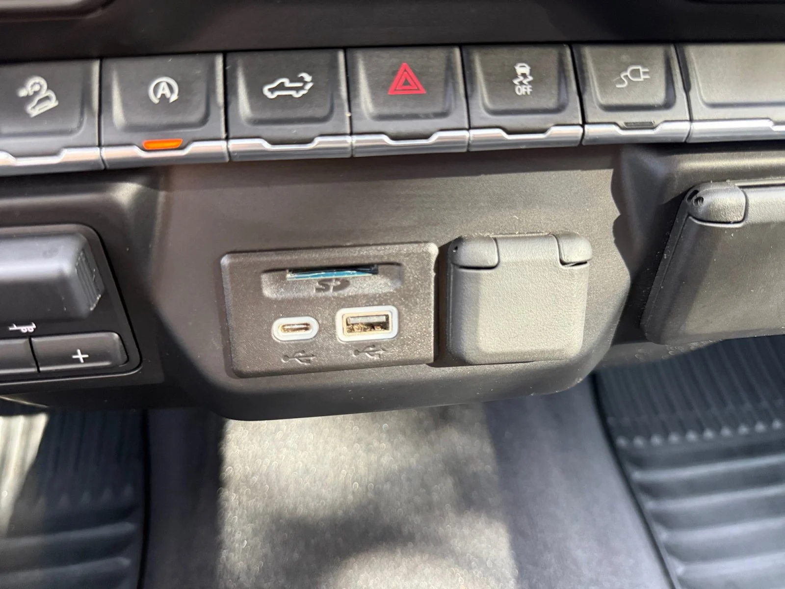 Used 2019 Cajun Red Tintcoat Chevrolet LT image 21