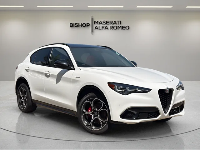 2025 Alfa Romeo Stelvio Base