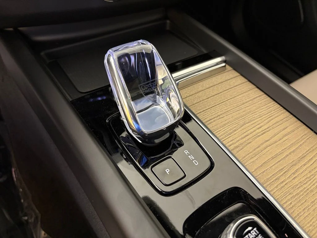 New 2026 Bright Dusk Volvo Plus image 28