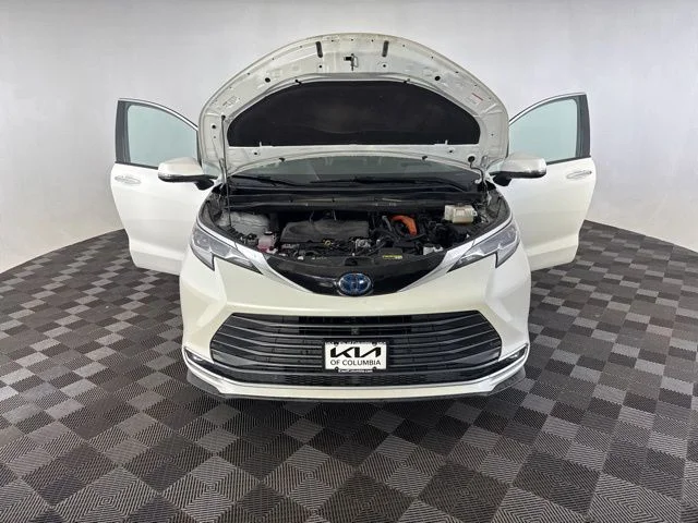 Used 2021 White Toyota Platinum image 13