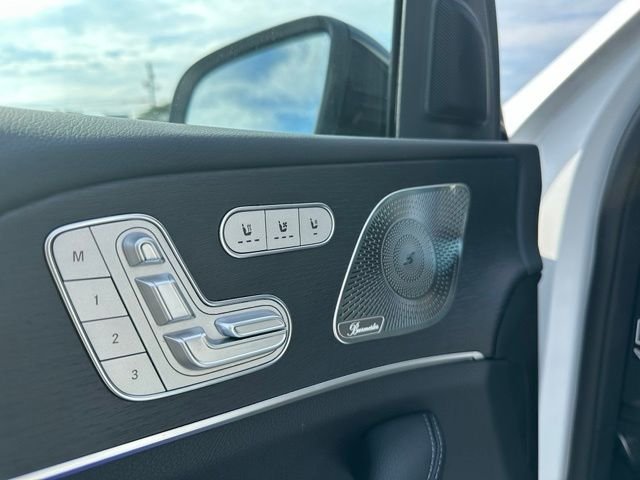 New 2026 MANUFAKTUR Moonlight White Magno Mercedes-Benz GLS 450 image 11