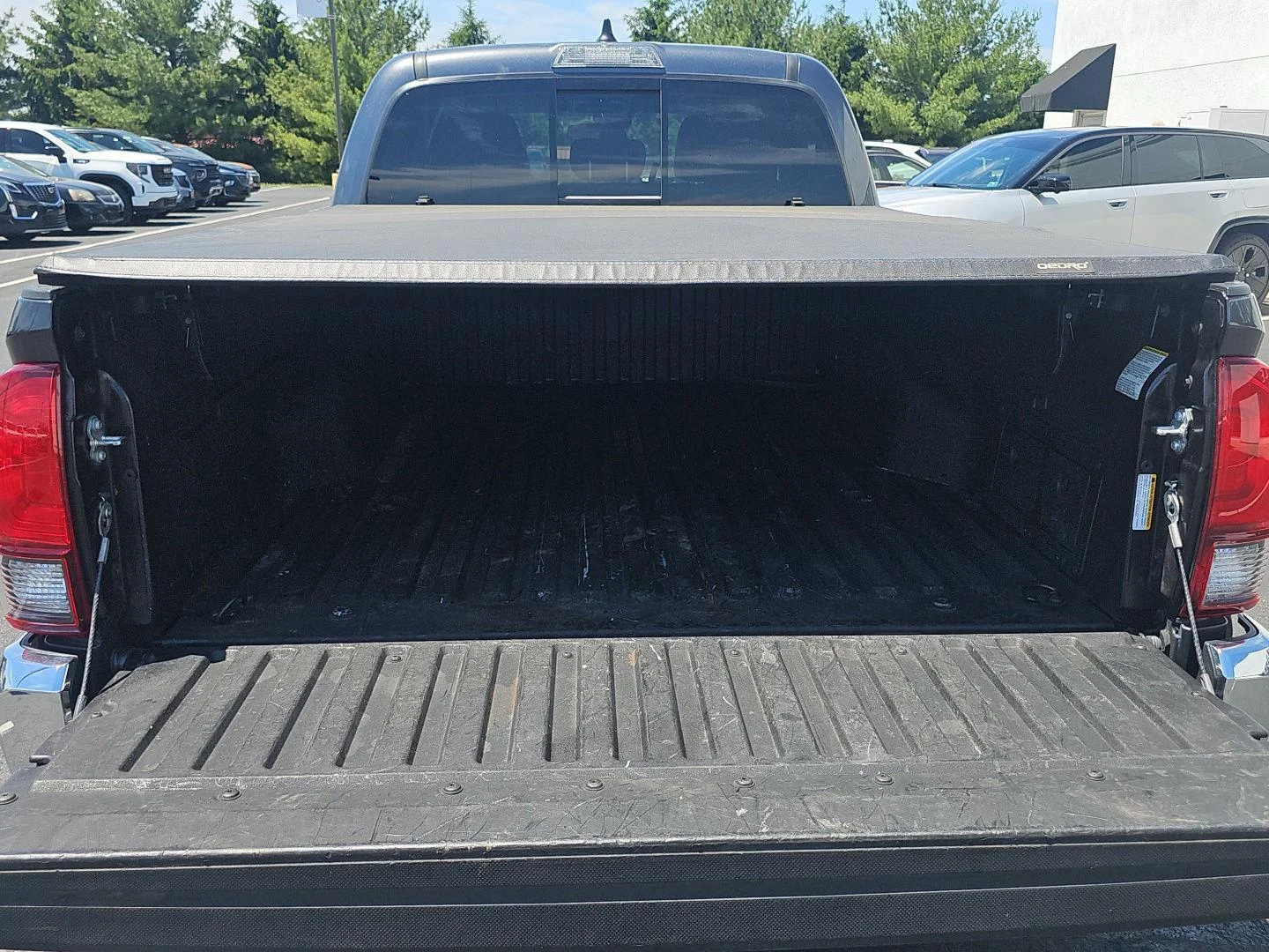 Used 2022 Magnetic Gray Metallic Toyota SR5 image 21