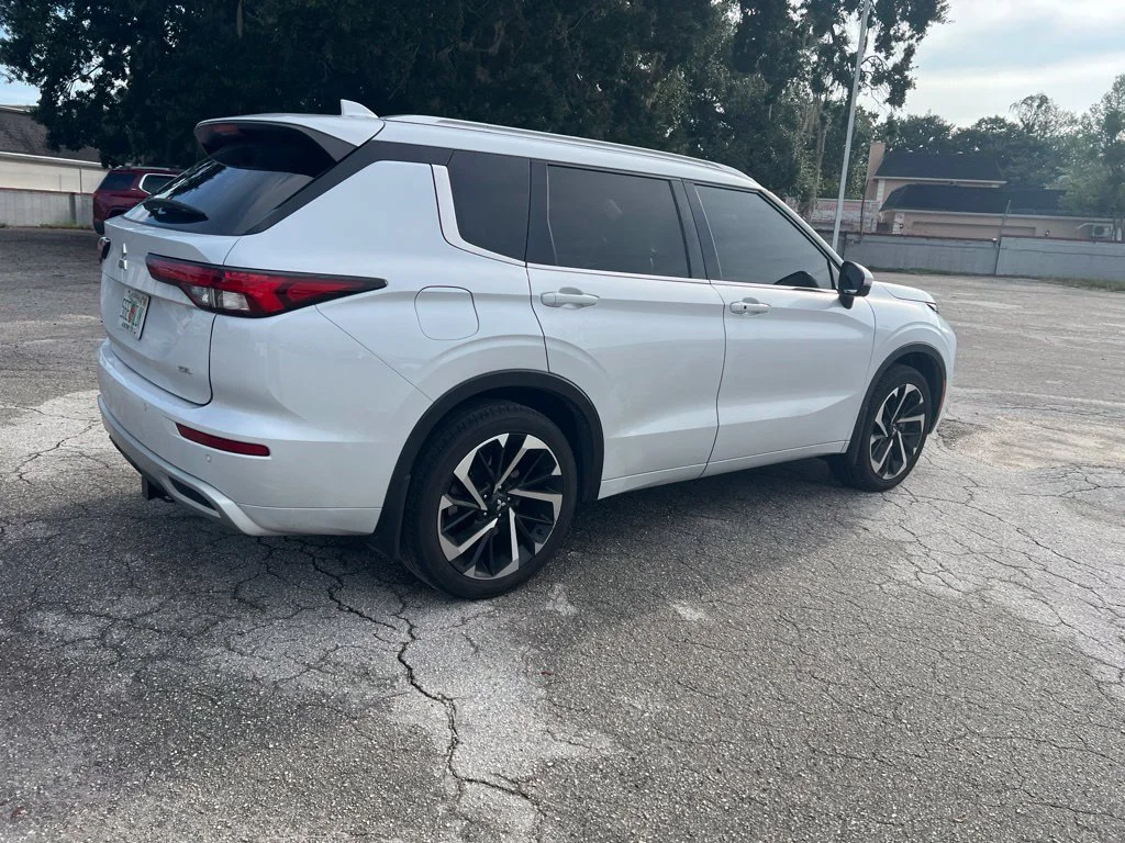 Used 2024 White Mitsubishi SEL image 3