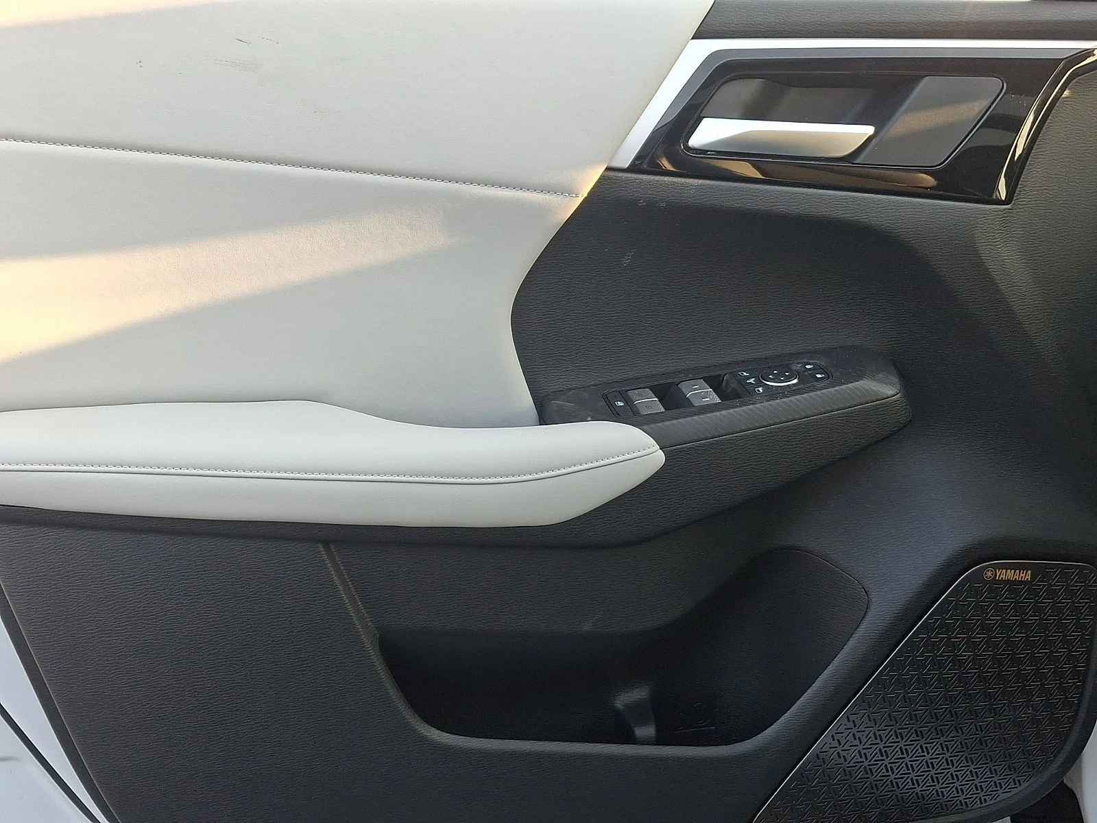 New 2026 White Mitsubishi SE image 11