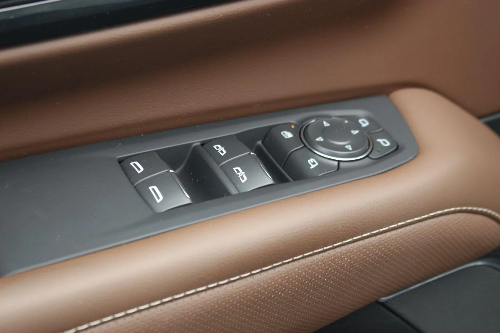 Used 2025 Black Chevrolet High Country image 15