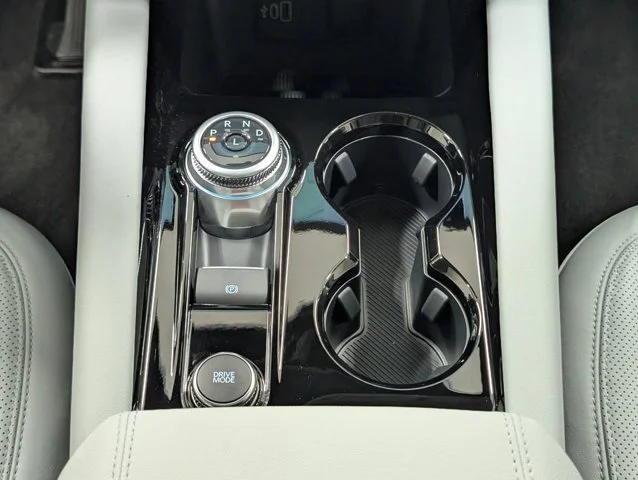 New 2026 Carbonized Gray Metallic Ford Platinum™ image 39