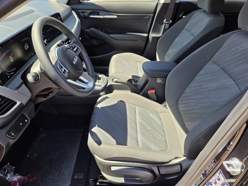 New 2026 Fusion Black Kia LX image 6