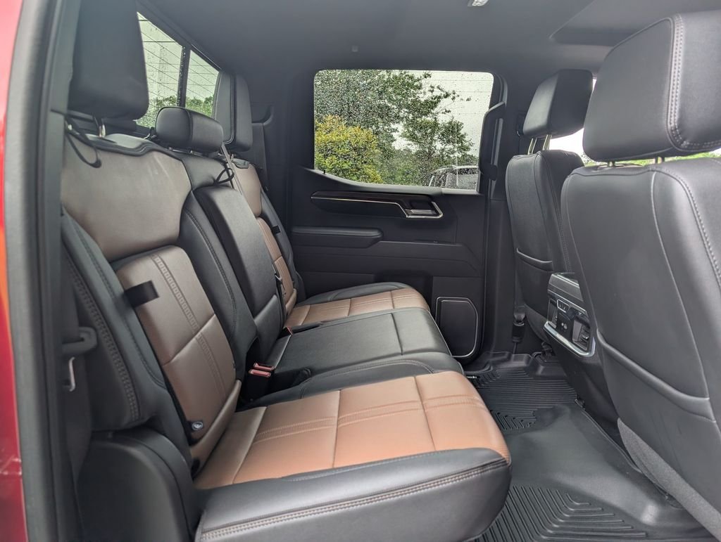 Used 2023 Red Chevrolet High Country image 30