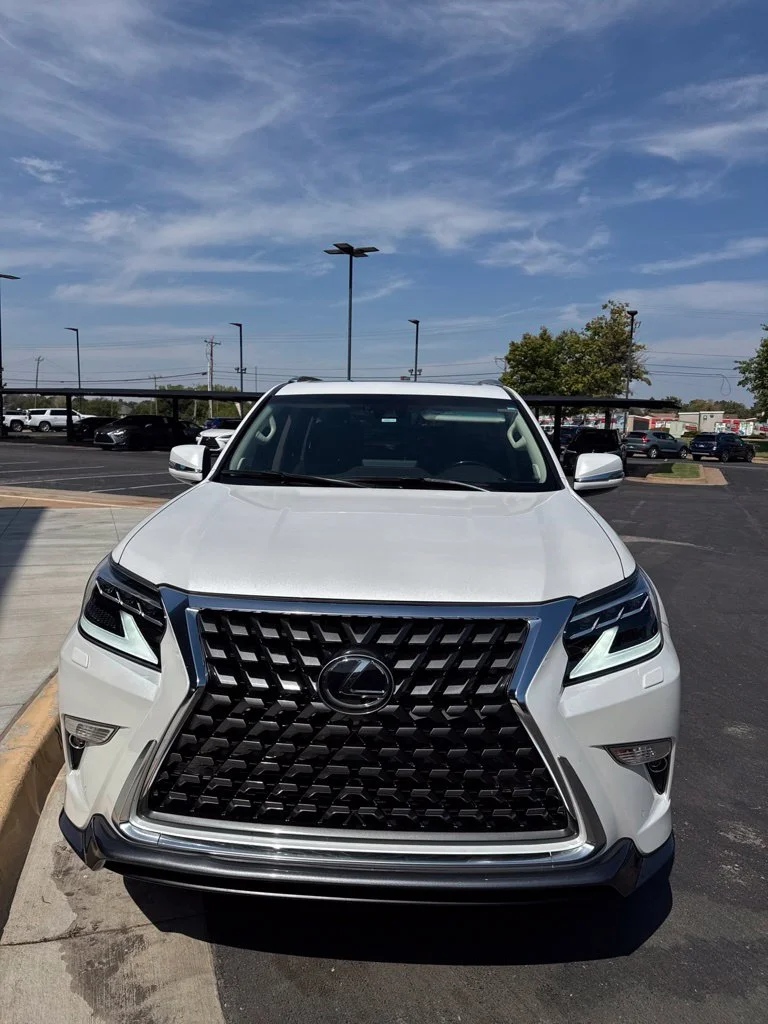Certified Used 2023 White Pearl Lexus 460 image 3