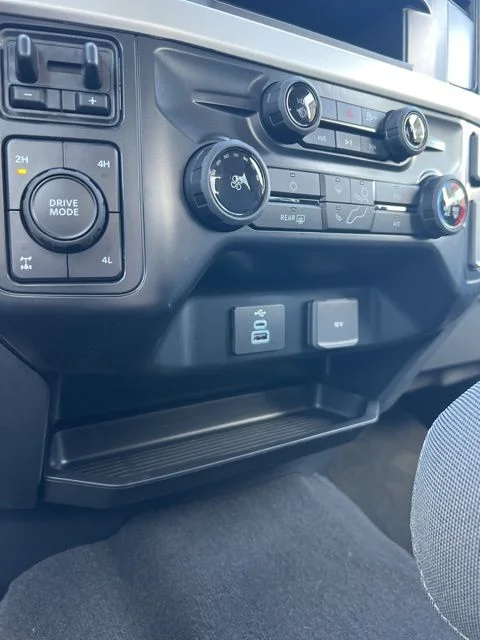 New 2026 Avalanche Ford F-350® XL image 55