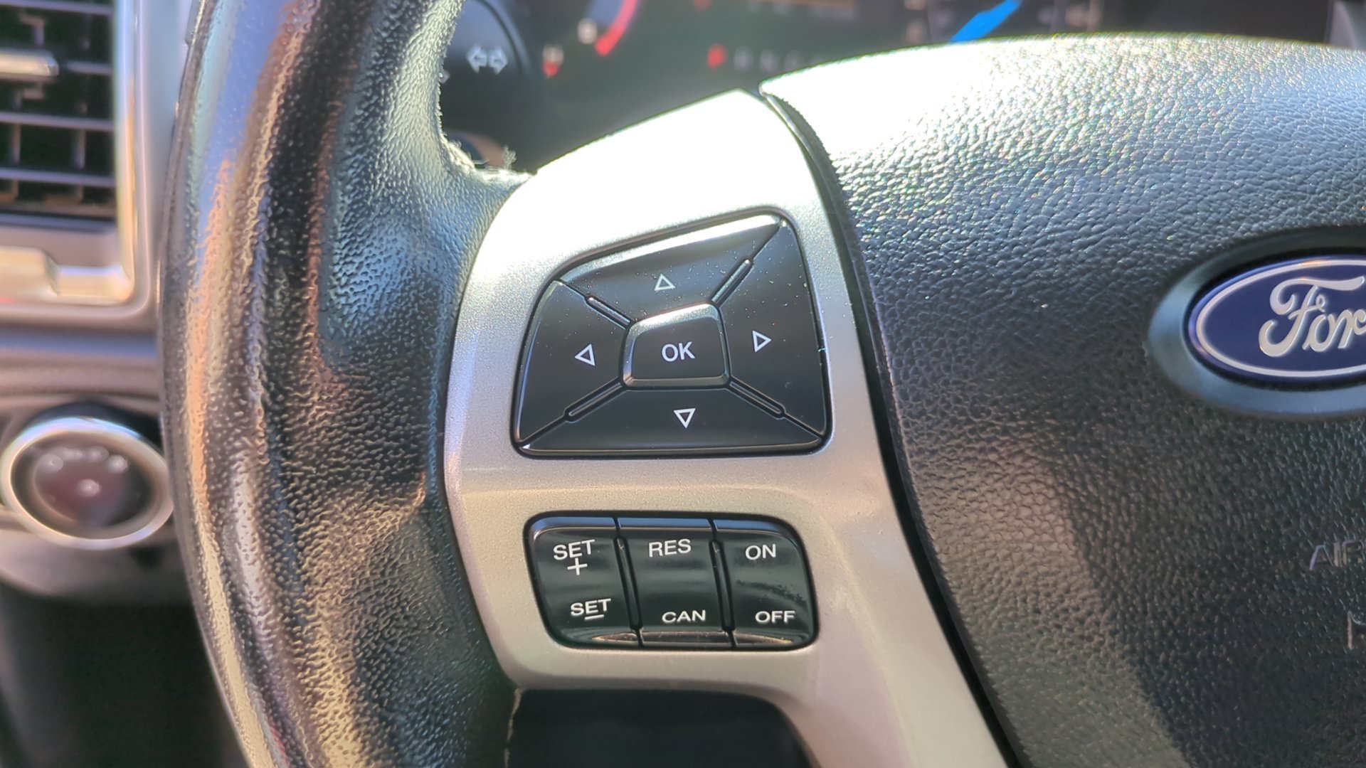 Used 2023 Oxford White Ford XLT image 16