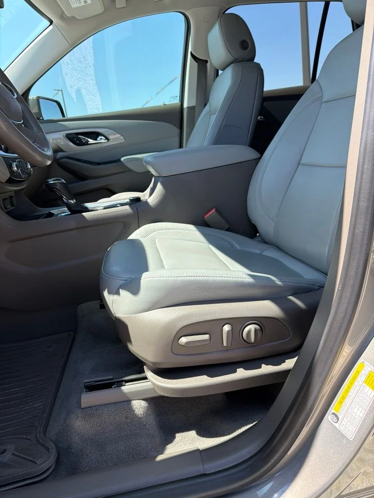 Used 2019 Gray Chevrolet 3LT image 13
