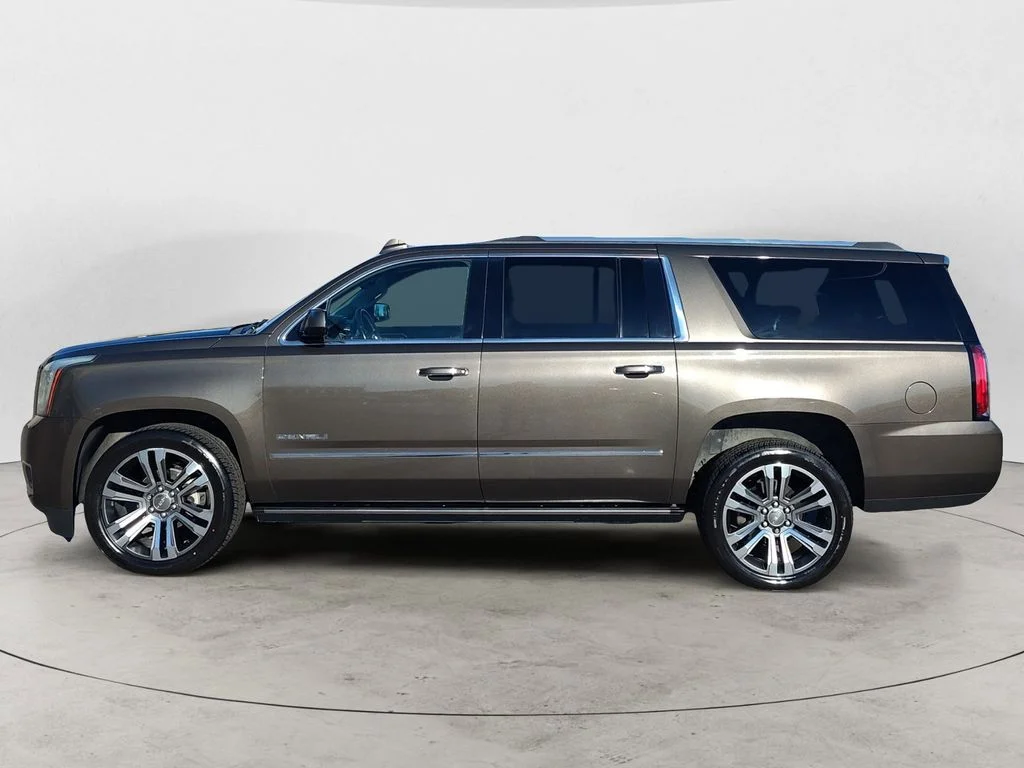 Used 2019 Brown GMC Denali image 2