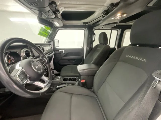 Used 2022 White Jeep Unlimited Sahara image 16