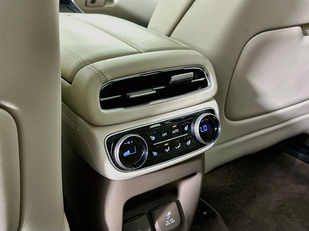 Used 2023 Silver Genesis 3.5T image 26