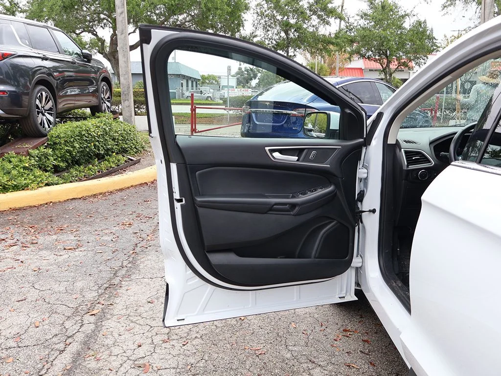 Used 2024 White Ford SEL image 21