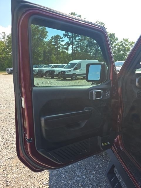 Used 2021 Snazzberry Pearlcoat Jeep  image 10