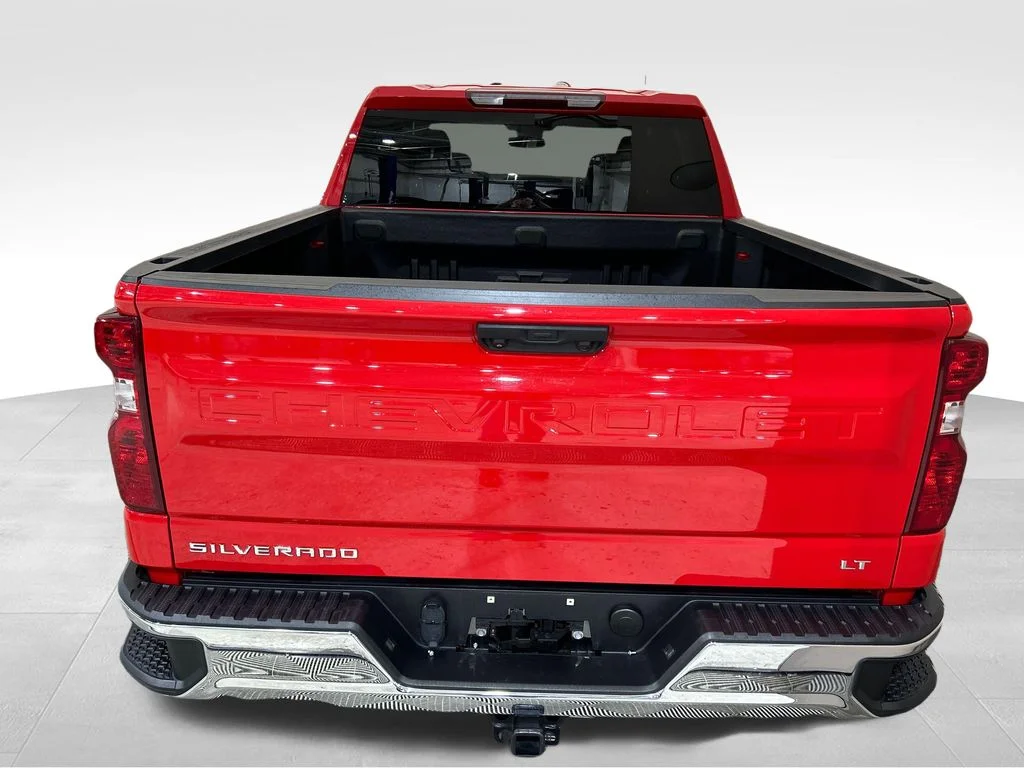 Used 2023 Red Chevrolet LT image 4