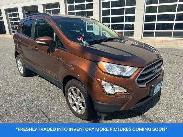 Used 2019 Orange Ford SE image 1