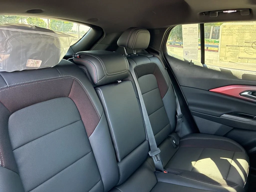 2025 Chevrolet Equinox EV RS - Photo 24
