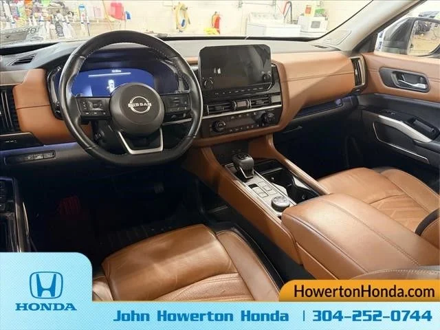 Used 2023 Gray Nissan Platinum image 11