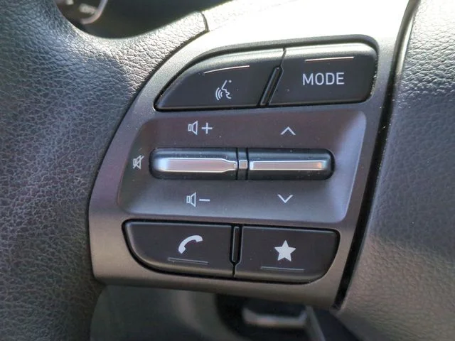 Used 2023 Black Hyundai SEL image 17
