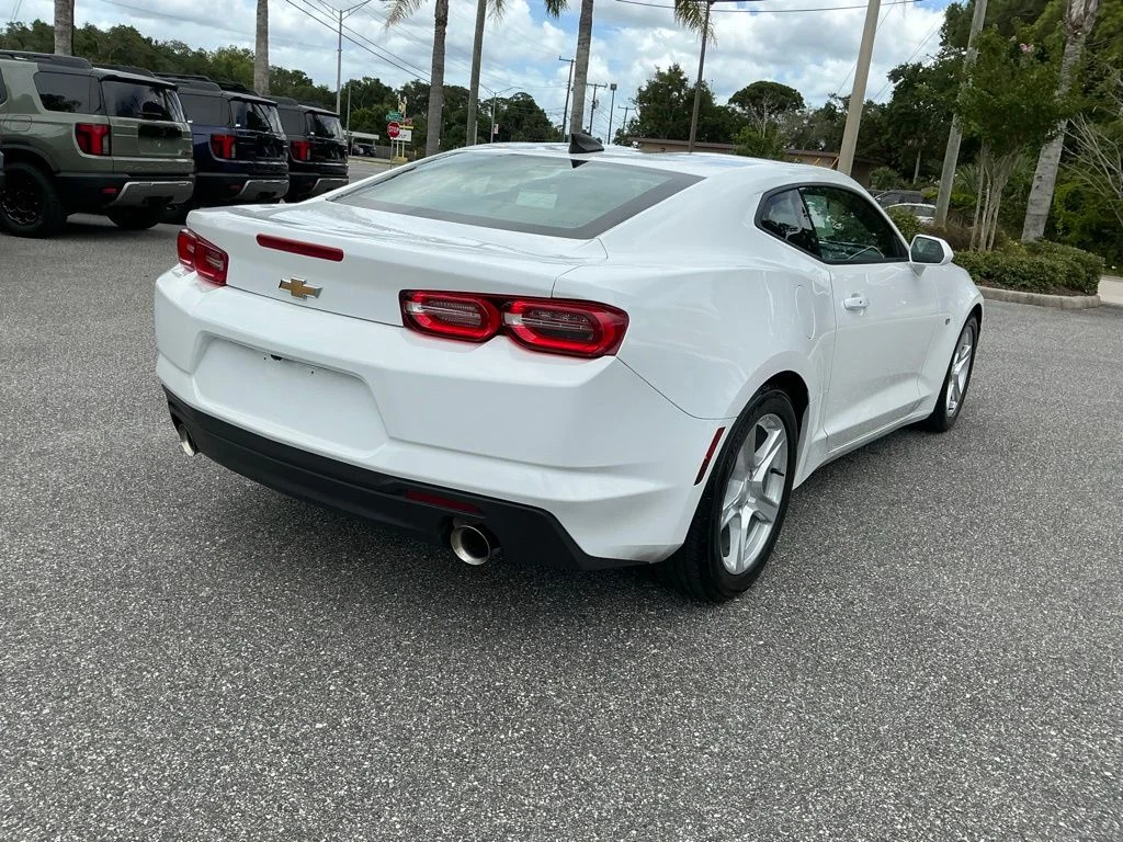 Used 2023 White Chevrolet 1LT image 12