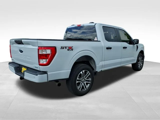 Used 2022 White Ford XL image 8
