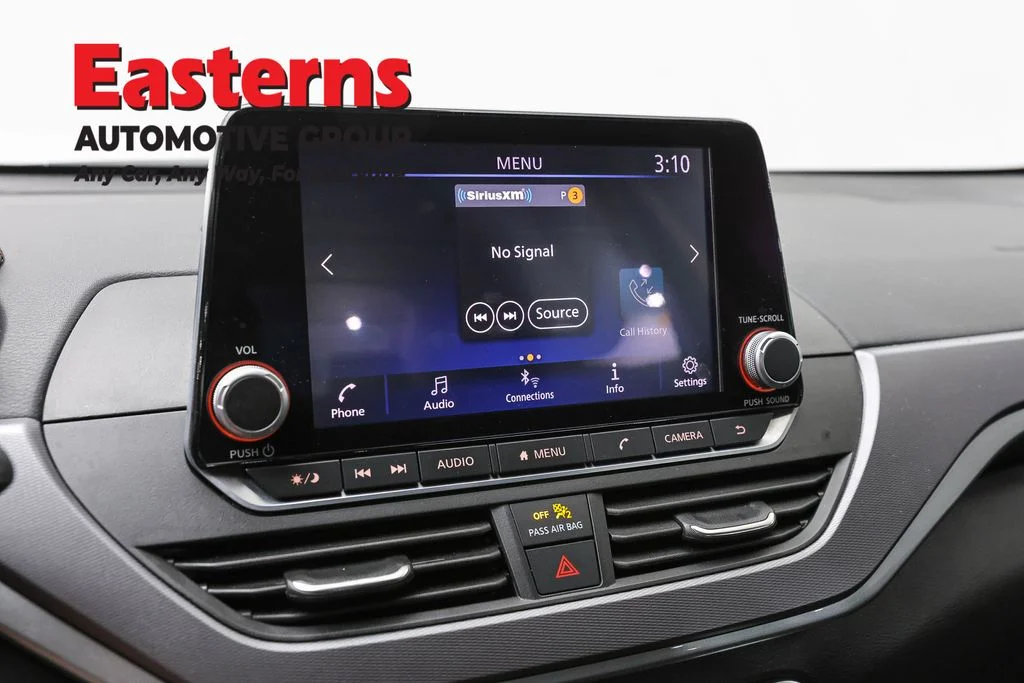 Used 2023 Black Nissan 2.5 SR image 21