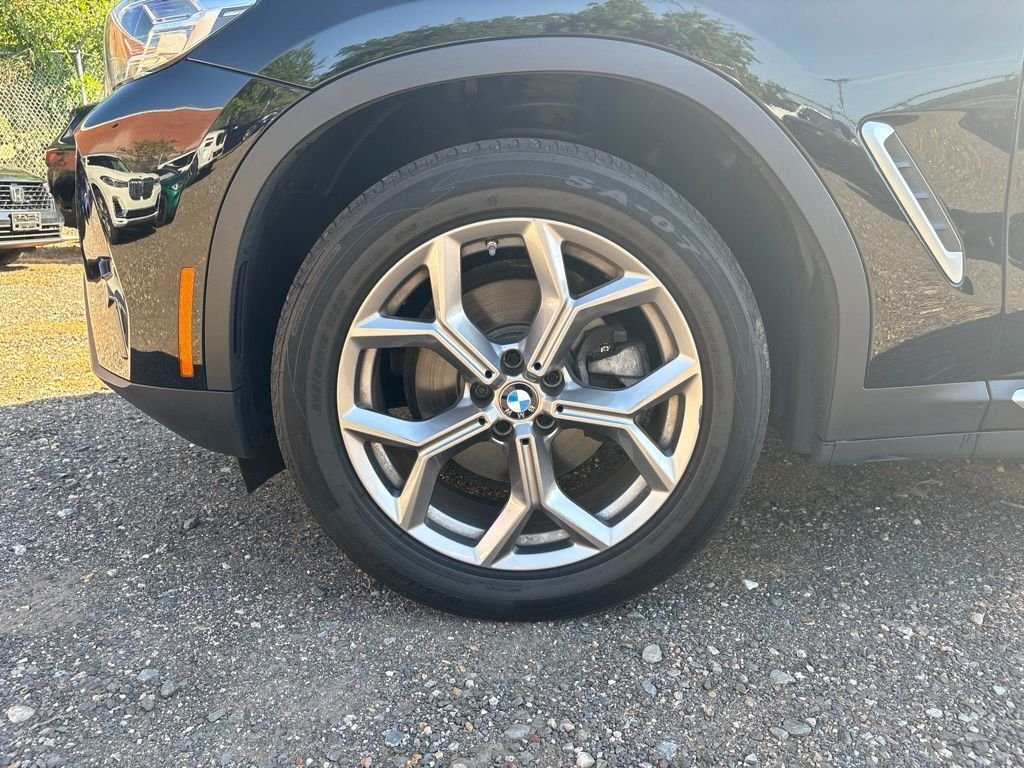 Used 2022 Black BMW xDrive30i image 21