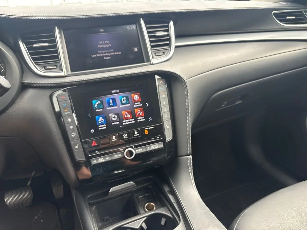Used 2021 Graphite Shadow INFINITI LUXE image 10