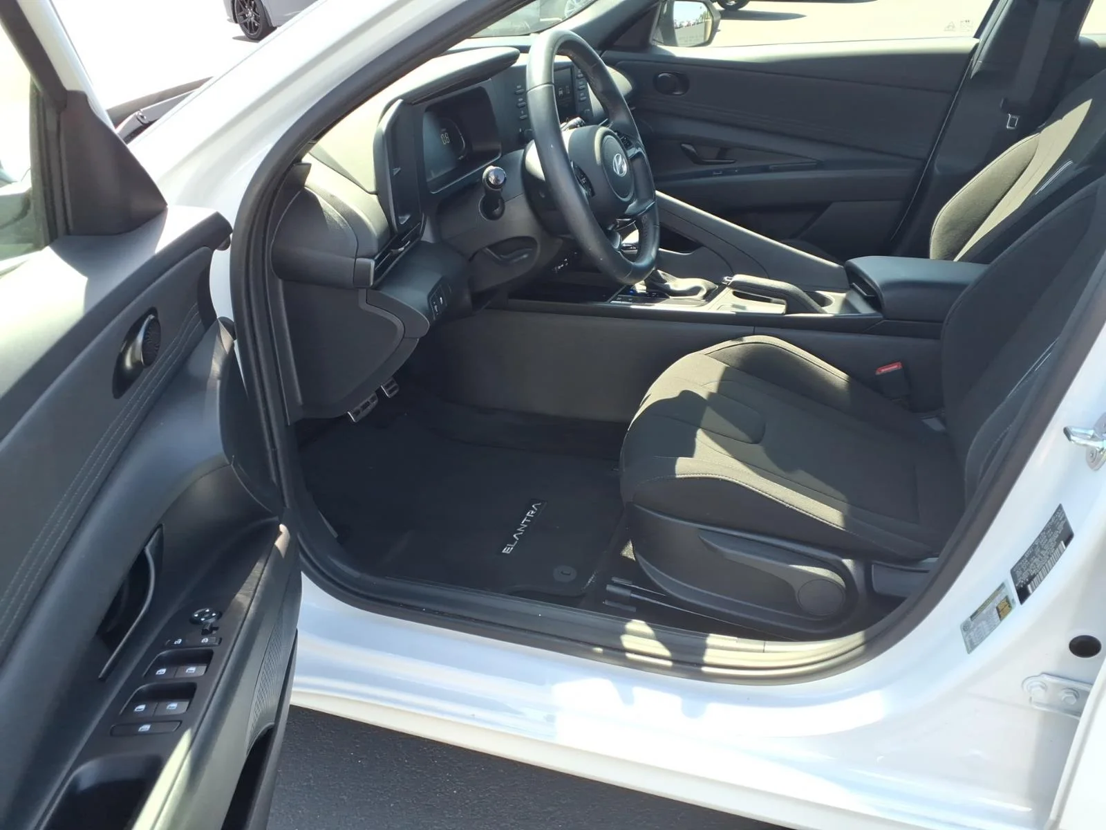 Used 2025 Serenity White Pearl Hyundai SEL Sport image 18