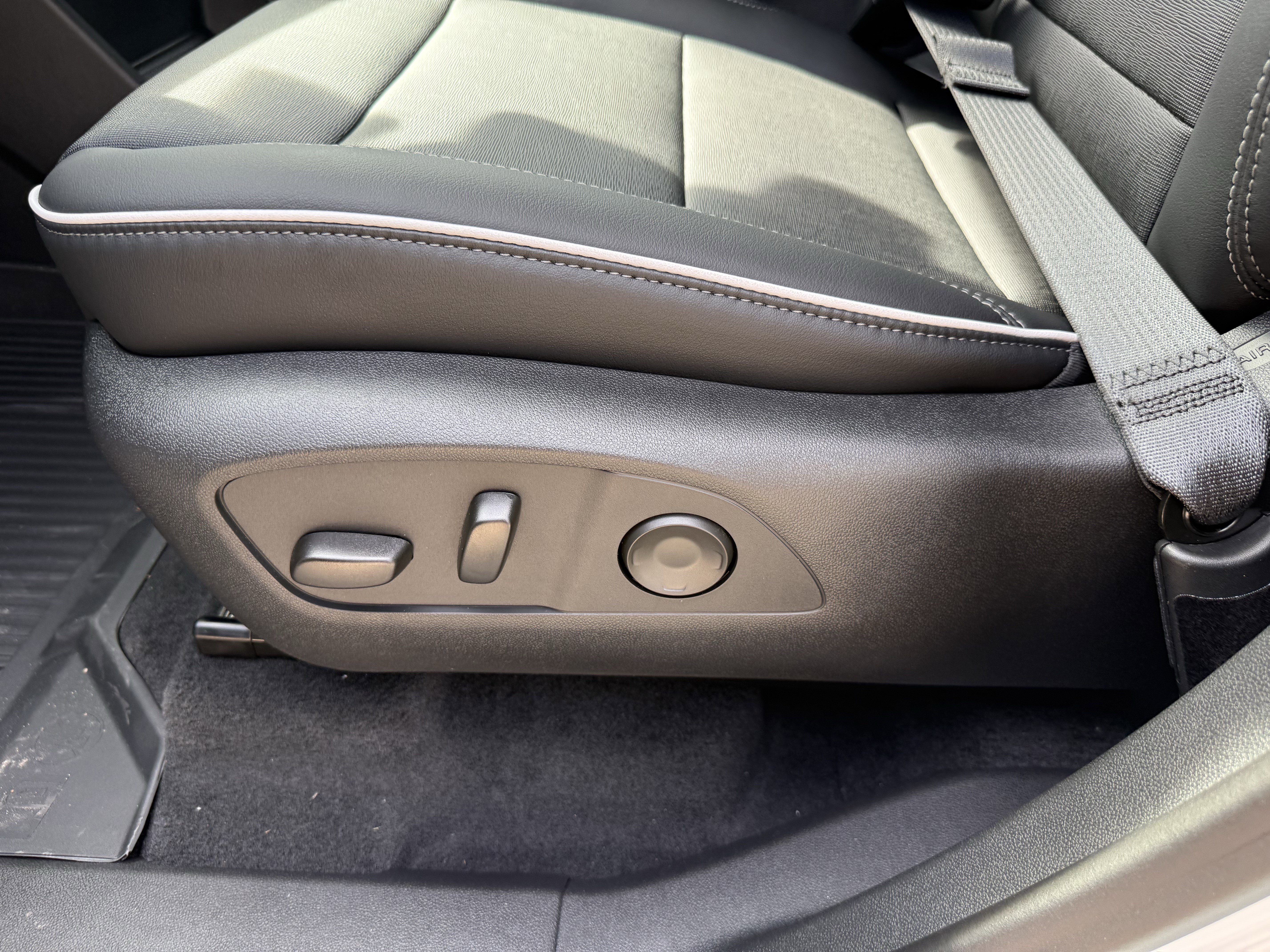 2026 Buick Enclave Preferred - Photo 16