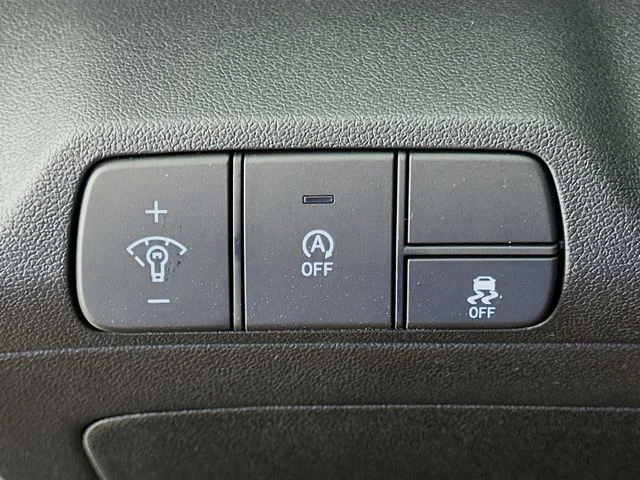 New 2026 Hyundai ELANTRA SE