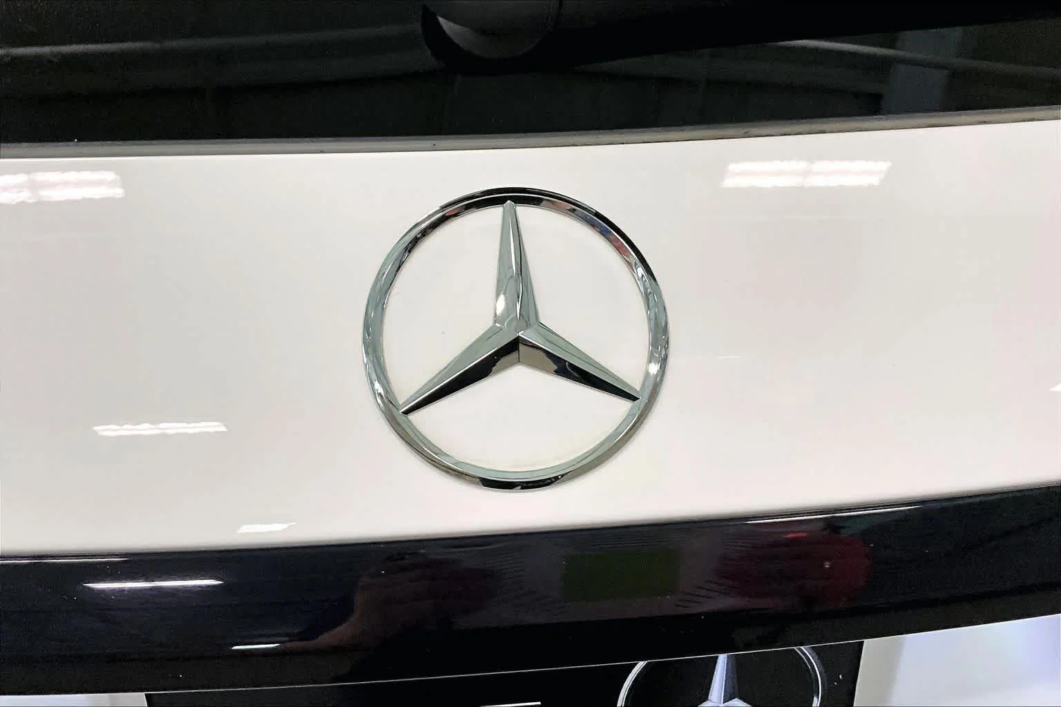 Certified Used 2025 Polar White Mercedes-Benz GLC 300 image 29