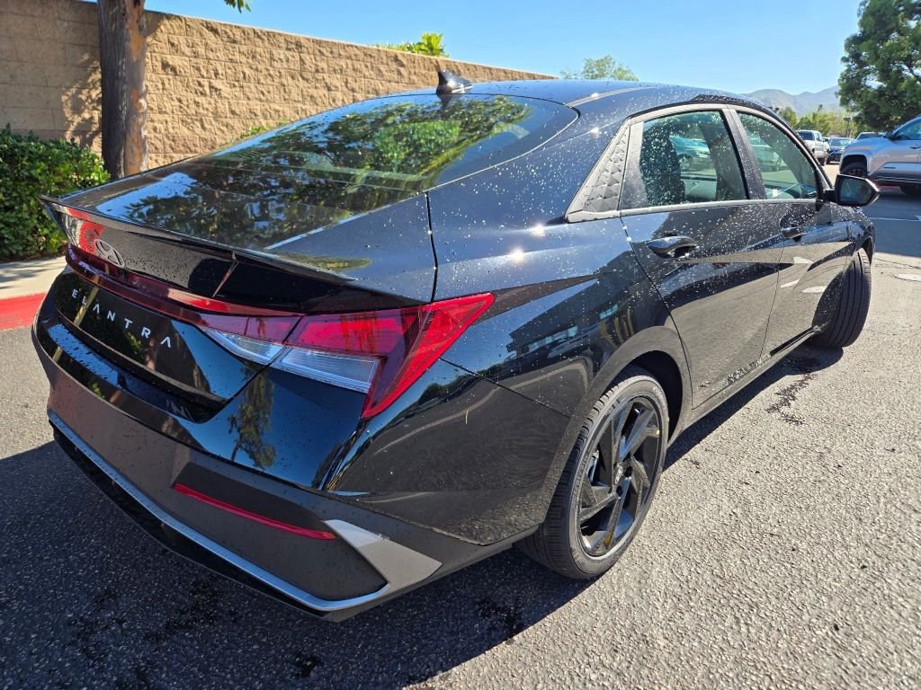 Used 2026 Black Hyundai SEL Sport image 7