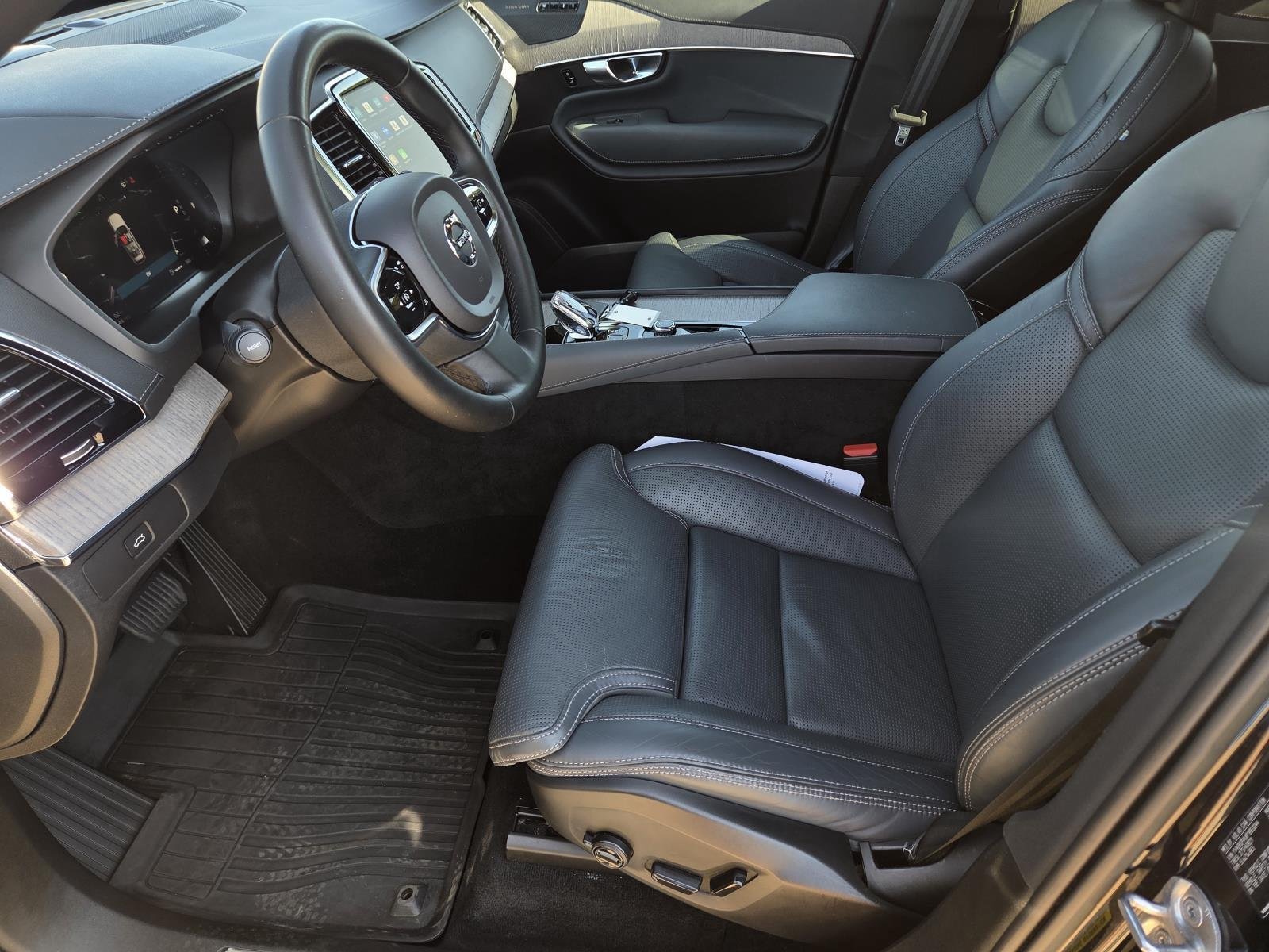 Used 2023 Onyx Black Metallic Volvo Ultimate image 32