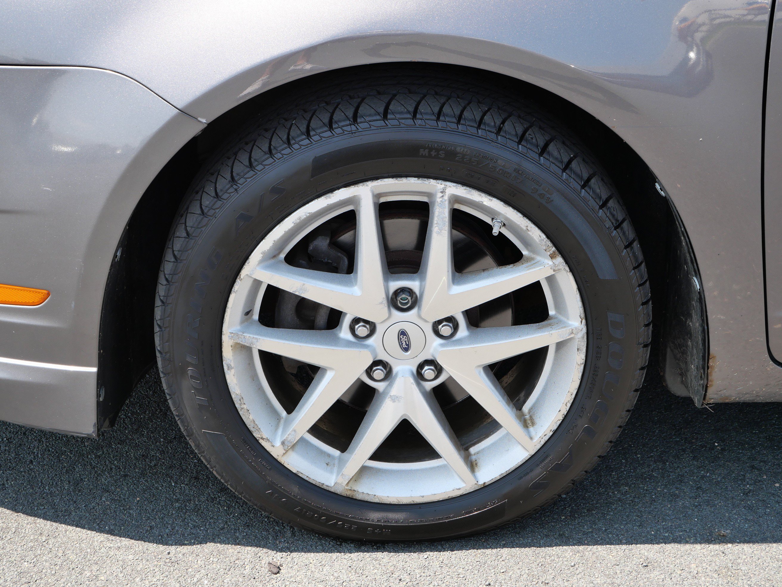 Used 2010 Gray Ford SEL image 9