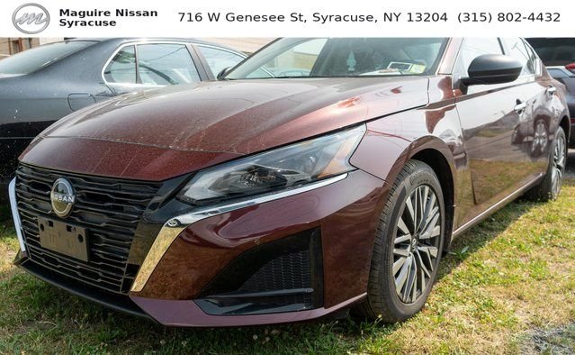 Used 2024 Red Nissan 2.5 SV image 1
