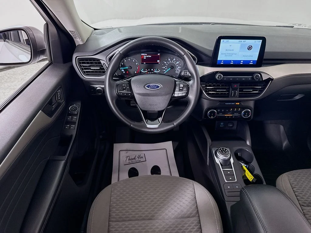 Used 2022 Oxford White Ford SE image 3