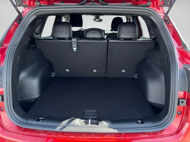 New 2026 Red Hot Pearl-Coat Exterior Paint Jeep Latitude image 16