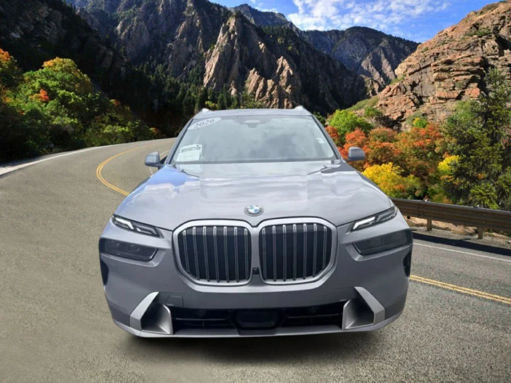 Used 2026 Gray BMW xDrive40i image 3