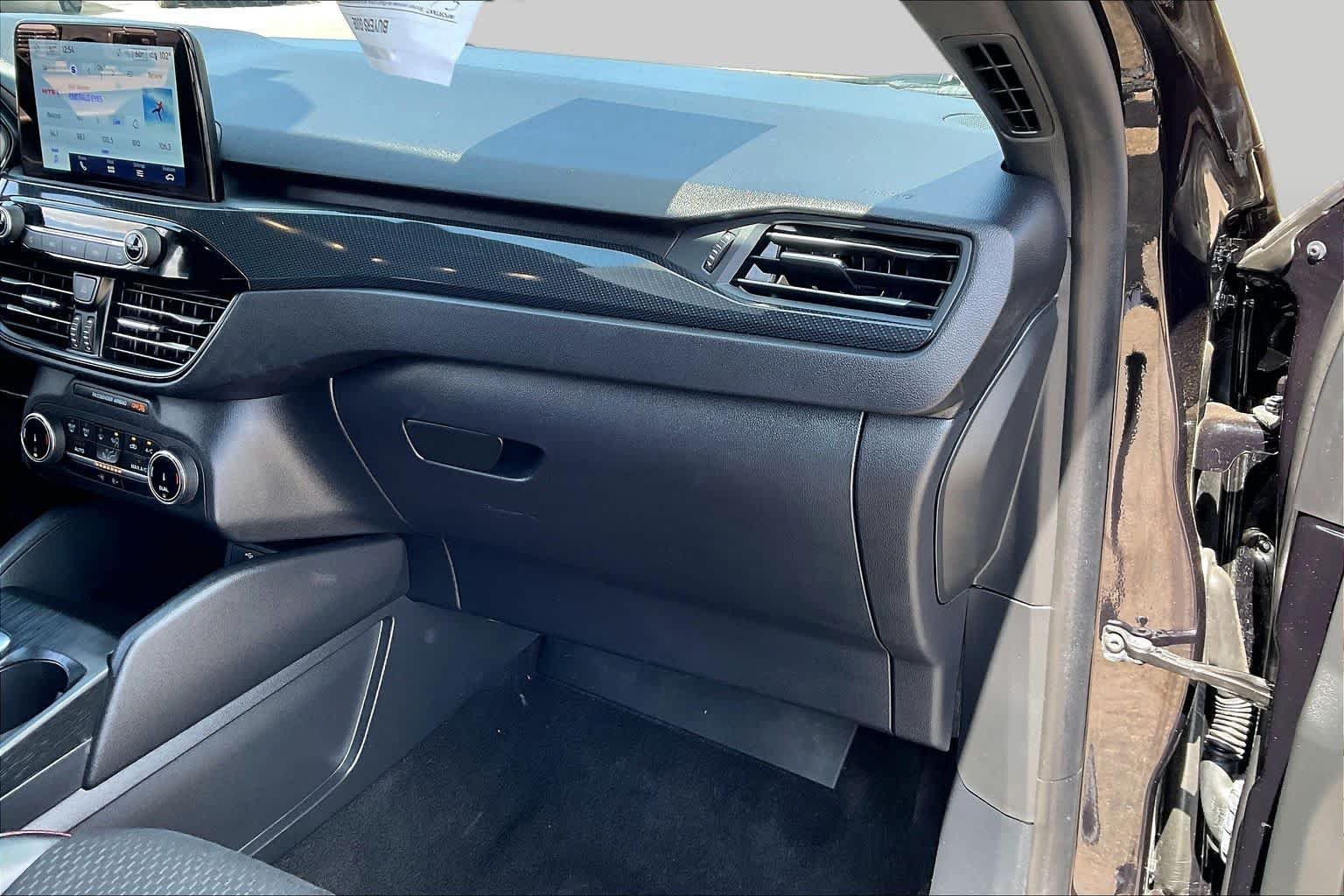 Used 2025 Agate Black Ford ST-Line image 18