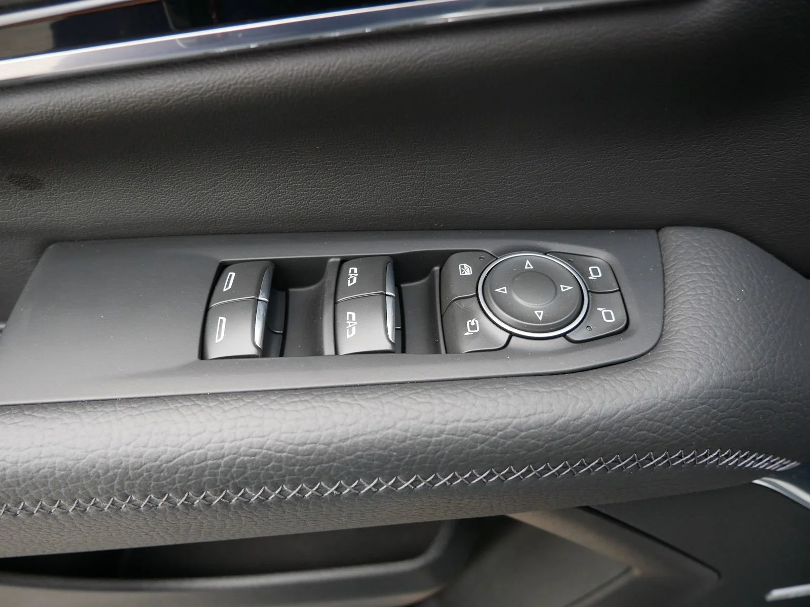 Used 2025 Sterling Metallic GMC Denali image 15