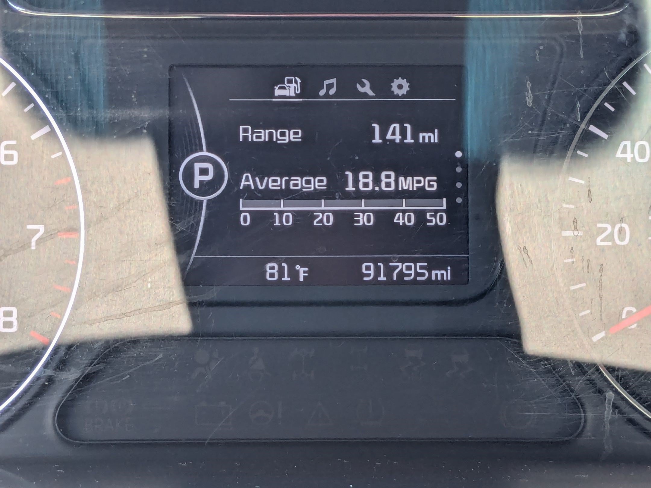 Used 2018 Snow White Pearl Kia LX image 15