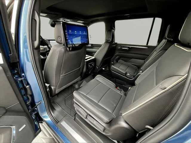 2026 Chevrolet Suburban Premier - Photo 13